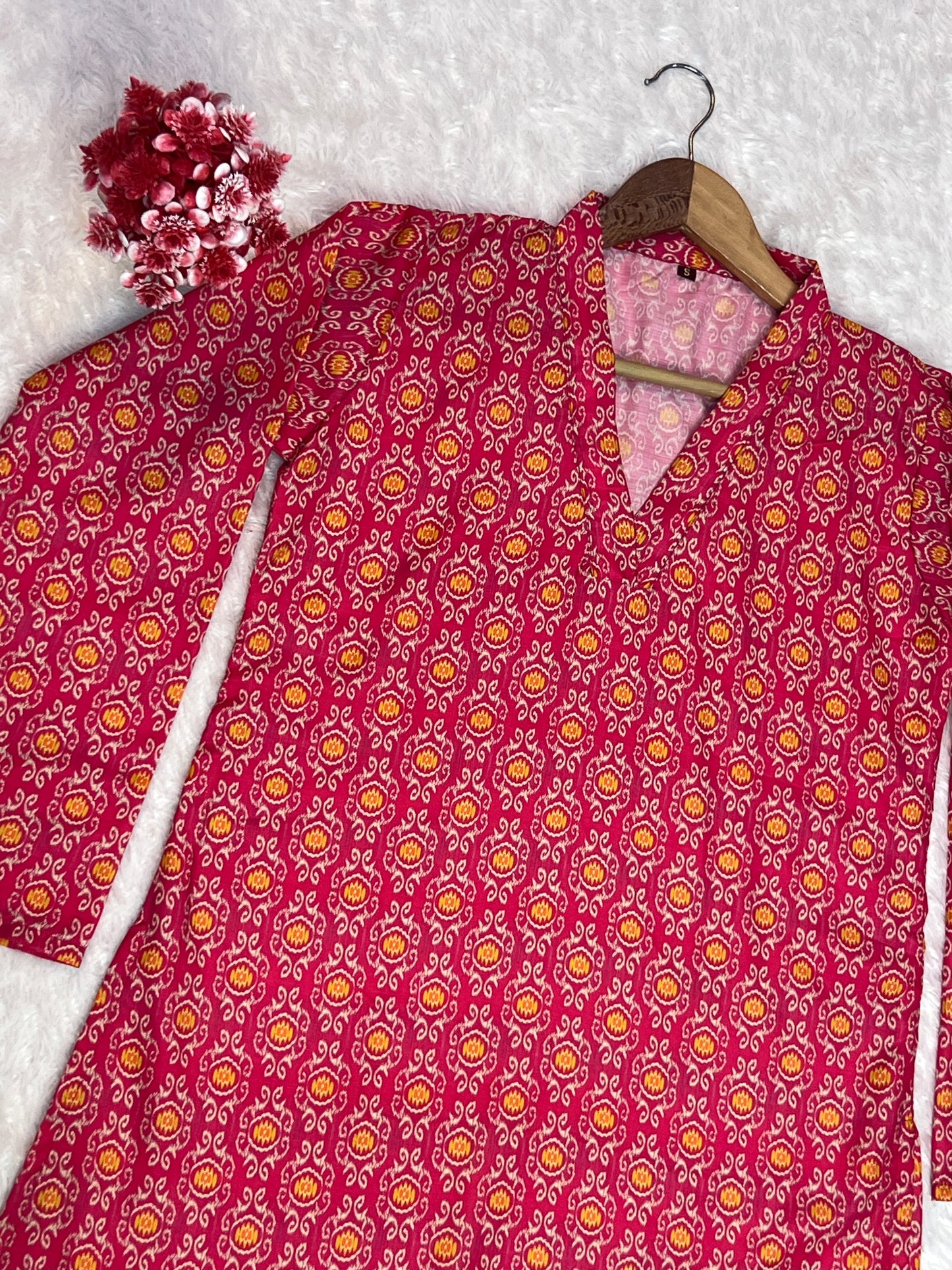 modern digital print pink top street style