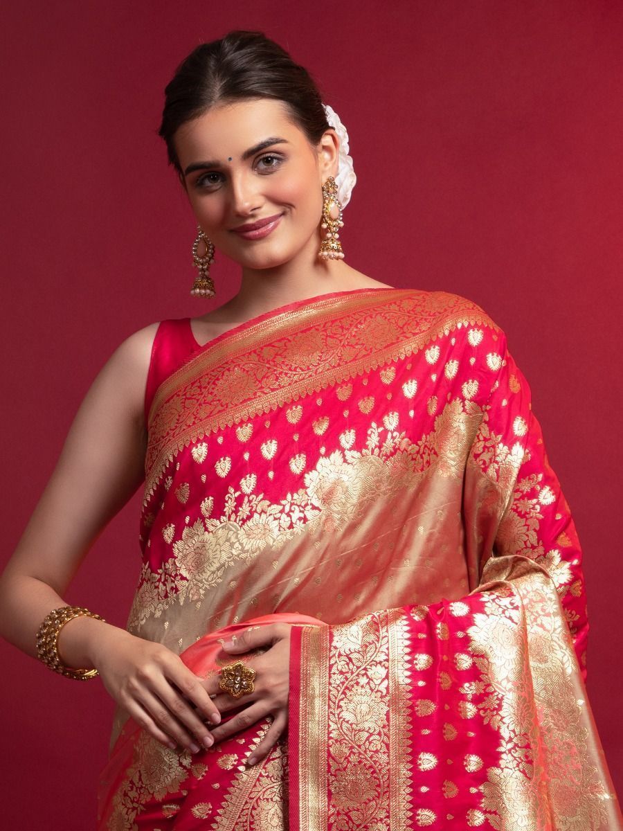 Saree – Contemporary style meets timeless tradition.
