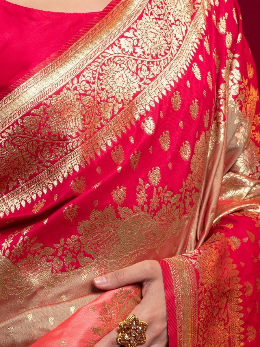 Saree – Contemporary style meets timeless tradition.
