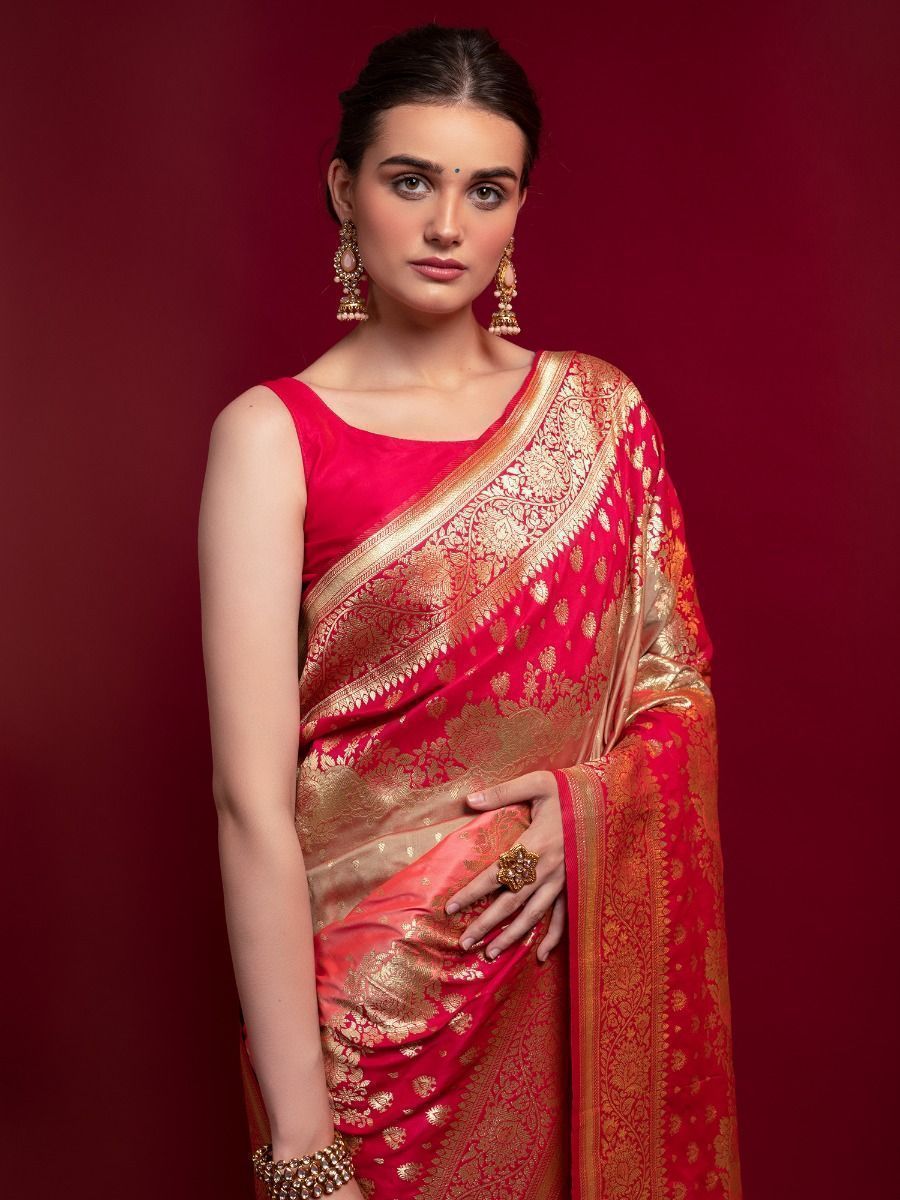 Saree – Contemporary style meets timeless tradition.
