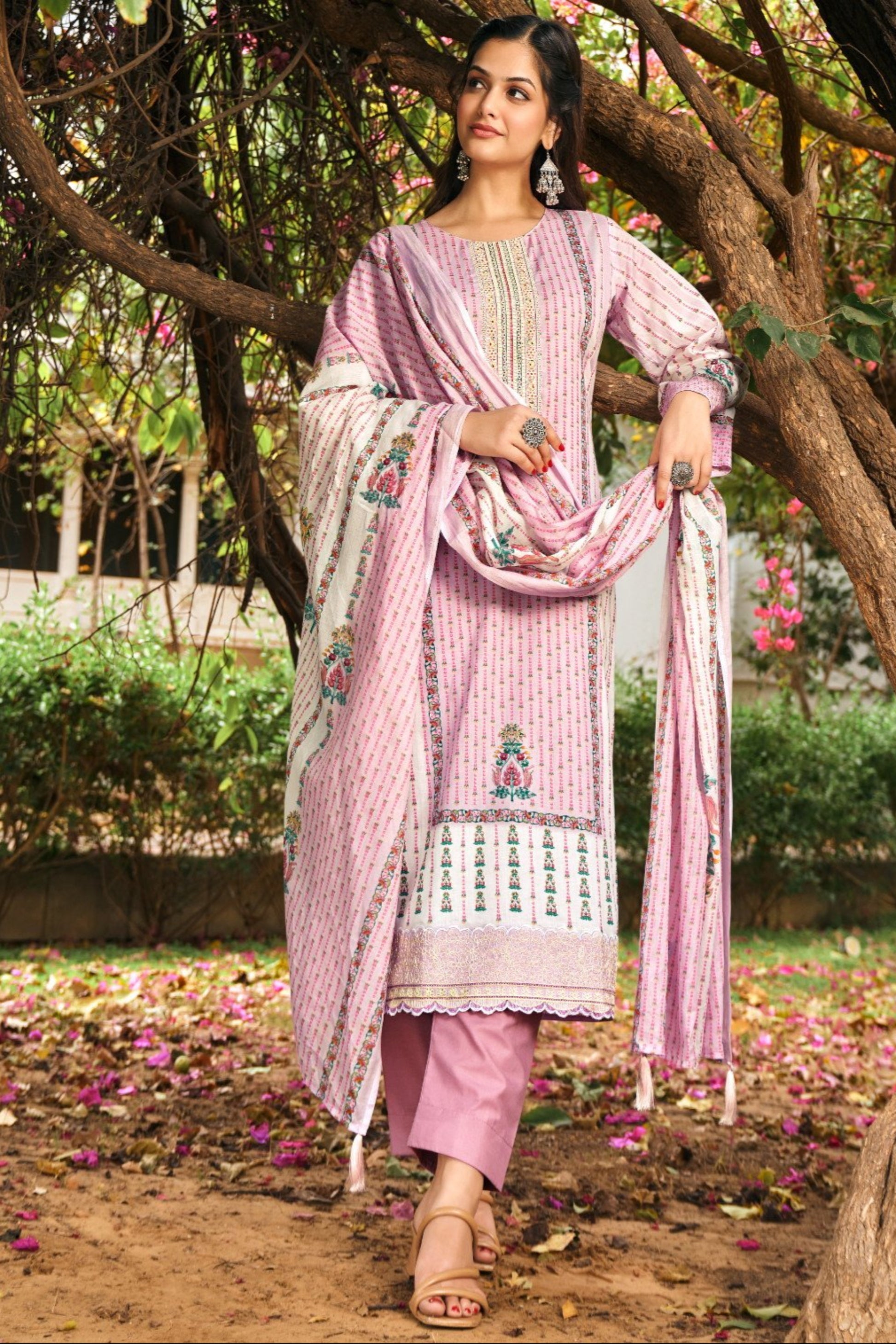 Pink colour cotton wear reflects softness and charm – perfect for graceful day functions.
