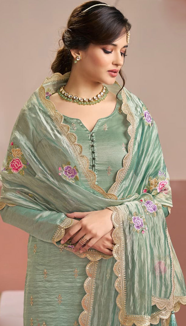 Traditional Salwar kameez Suit