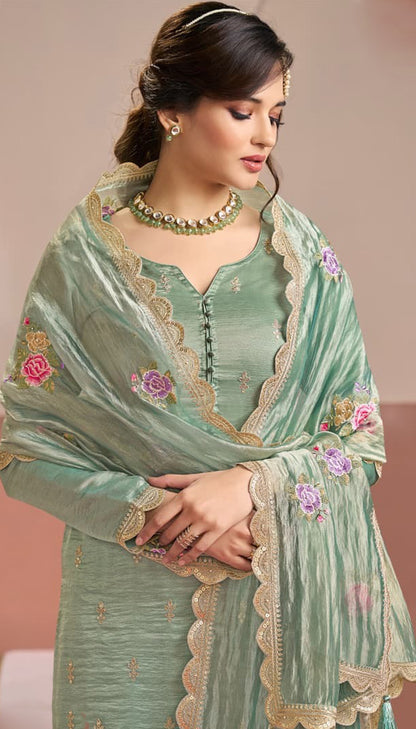 Traditional Salwar kameez Suit