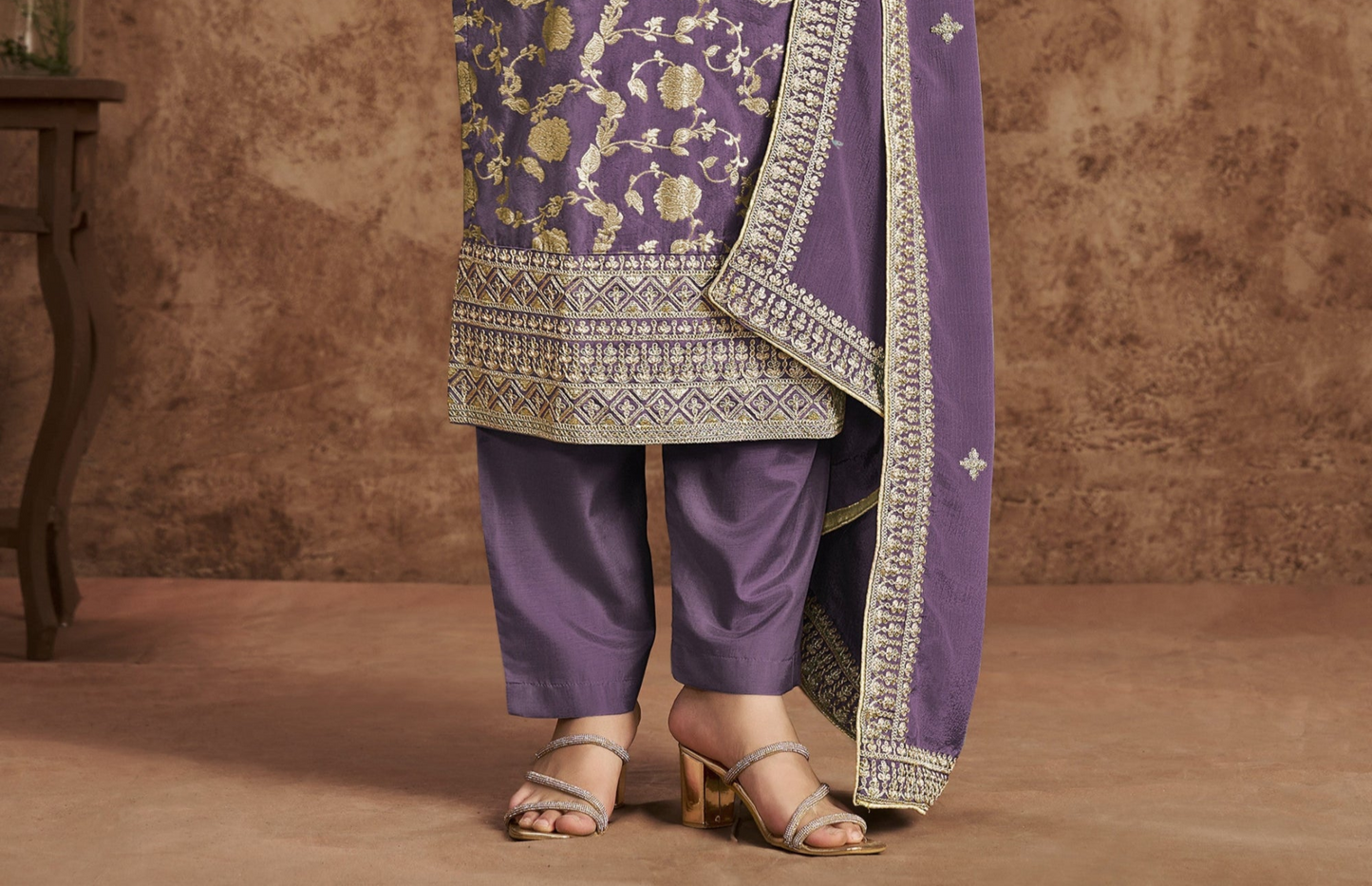 embroidered salwar suit detail in dola jacquard fabric