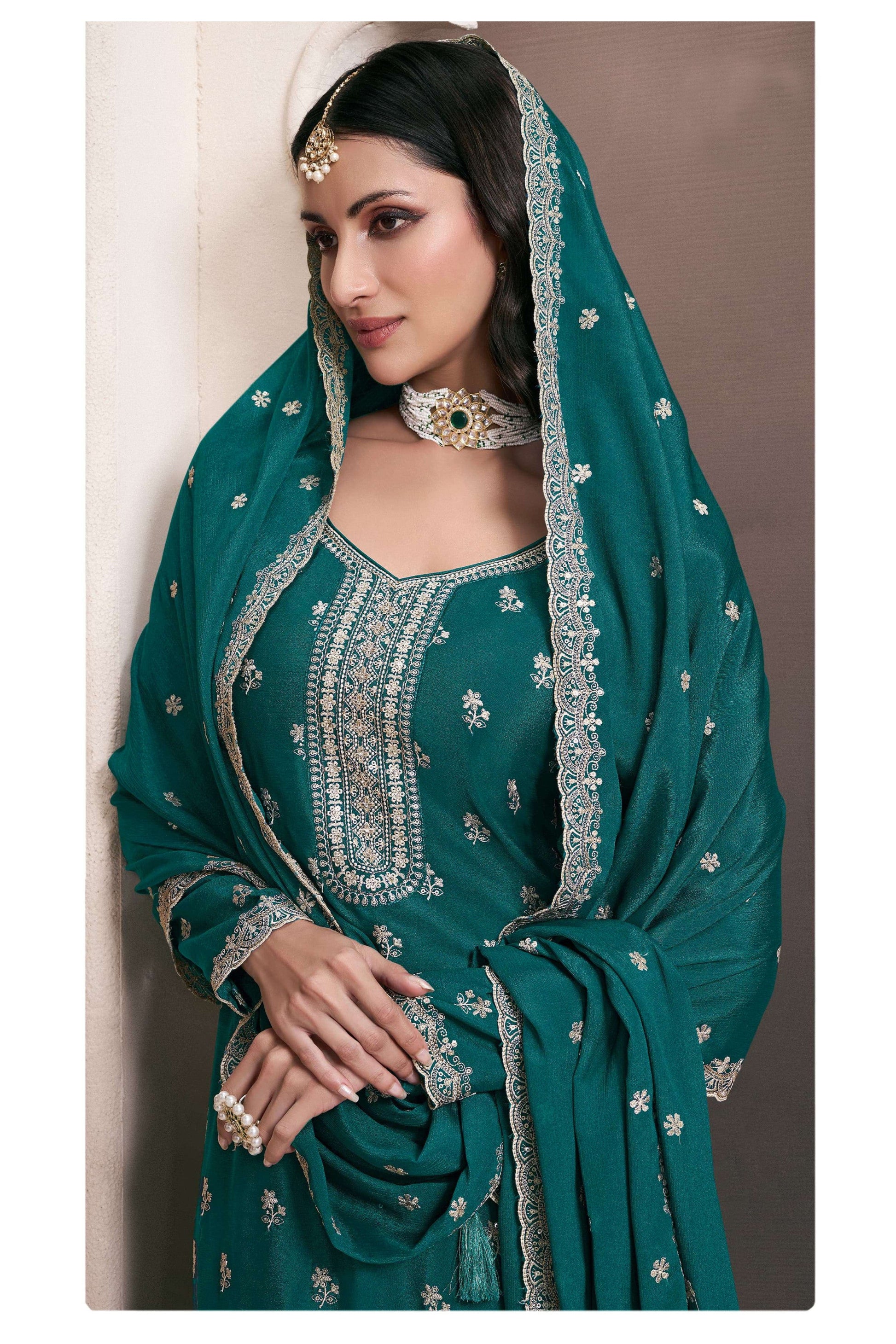 Premium Designer Pakistani Indian Salwar Kameez With Elegant Embroidery Work.