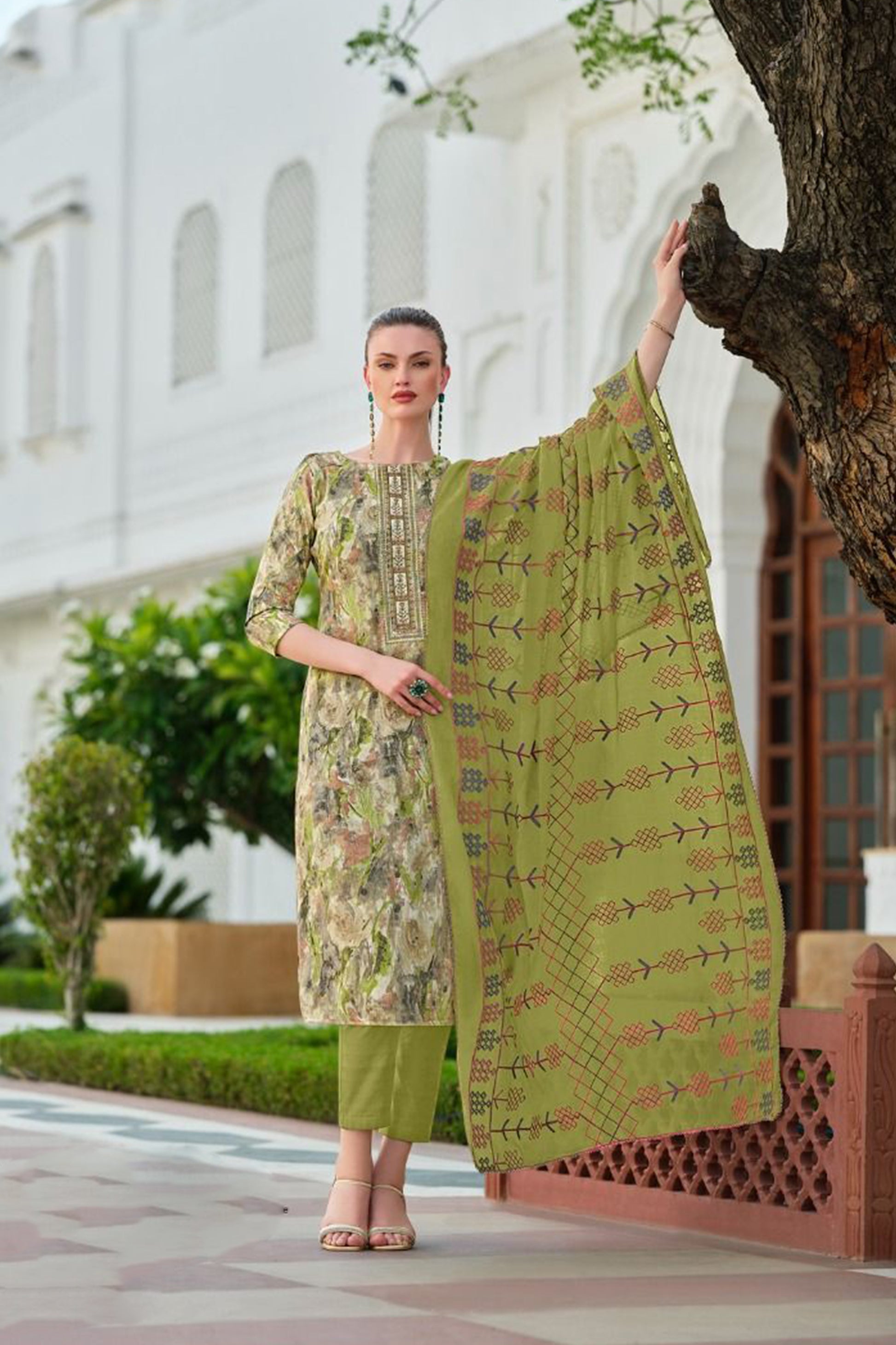 Pakistani designer cotton printed simple shalwar kameez For mehndi
