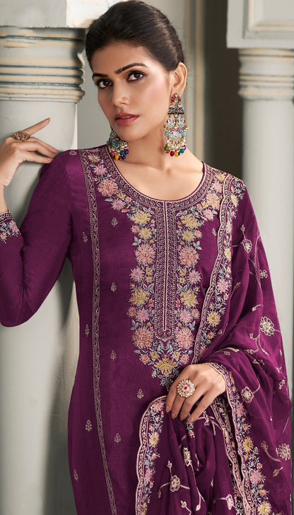 Embroidered wedding salwar kameez full outfit view