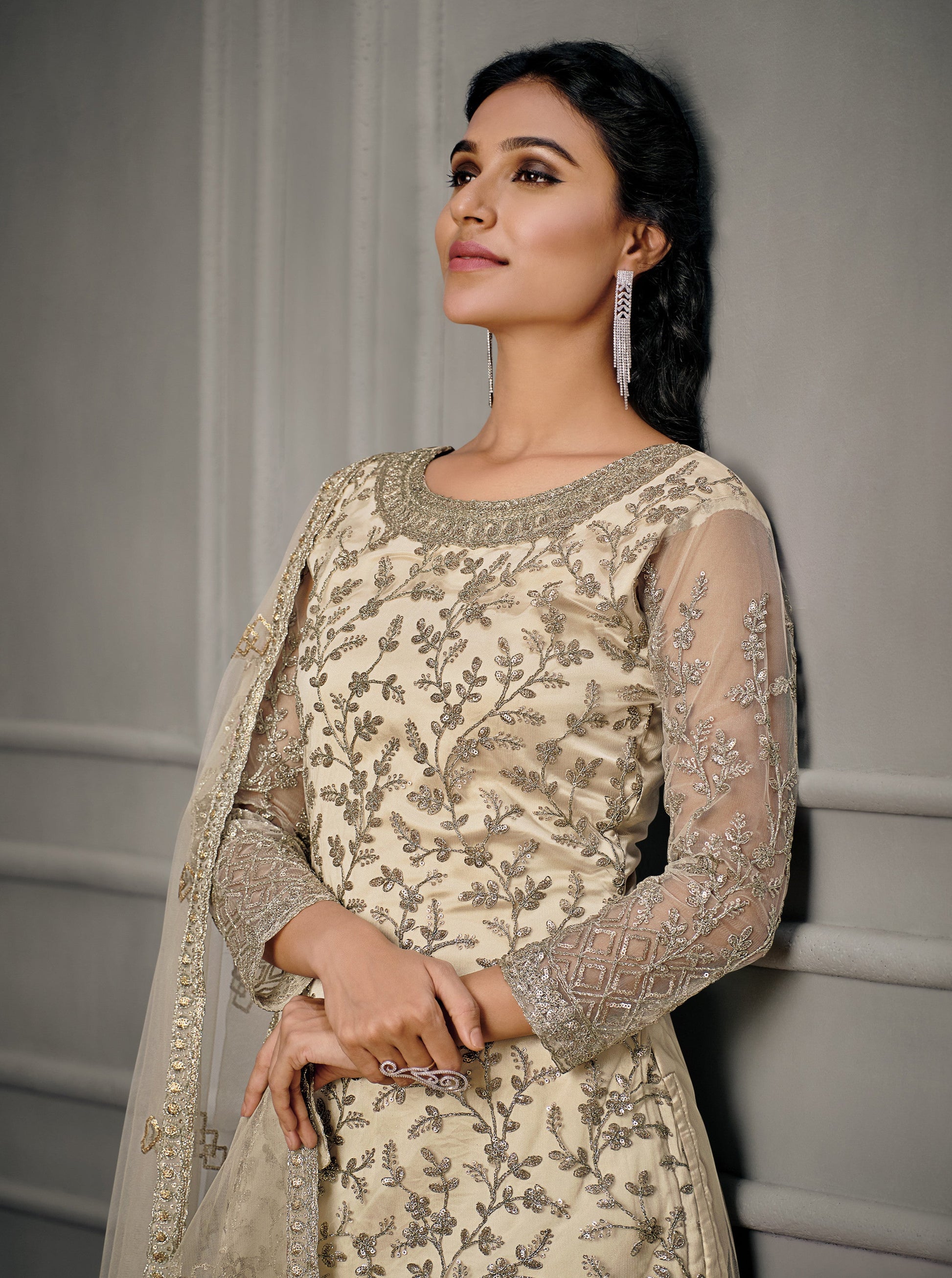 embroidery detail on off-white salwar kameez