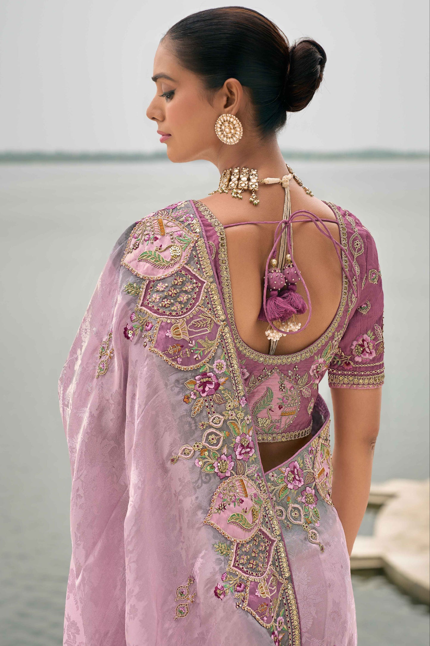 Lavender Saree radiates soft elegance and tranquility – perfect for romantic events, spring celebrations, or relaxing afternoons.
