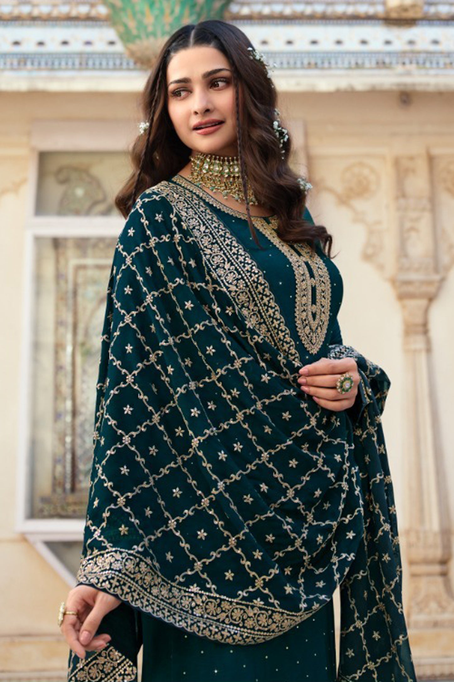 Embroidered kameez and dupatta detailed pattern