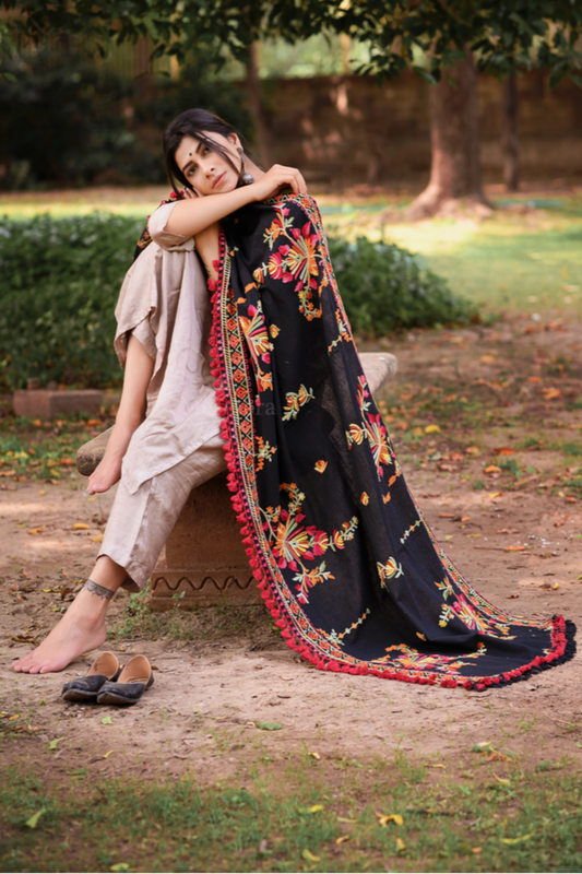 Black dupatta sawal with soft cotton weave