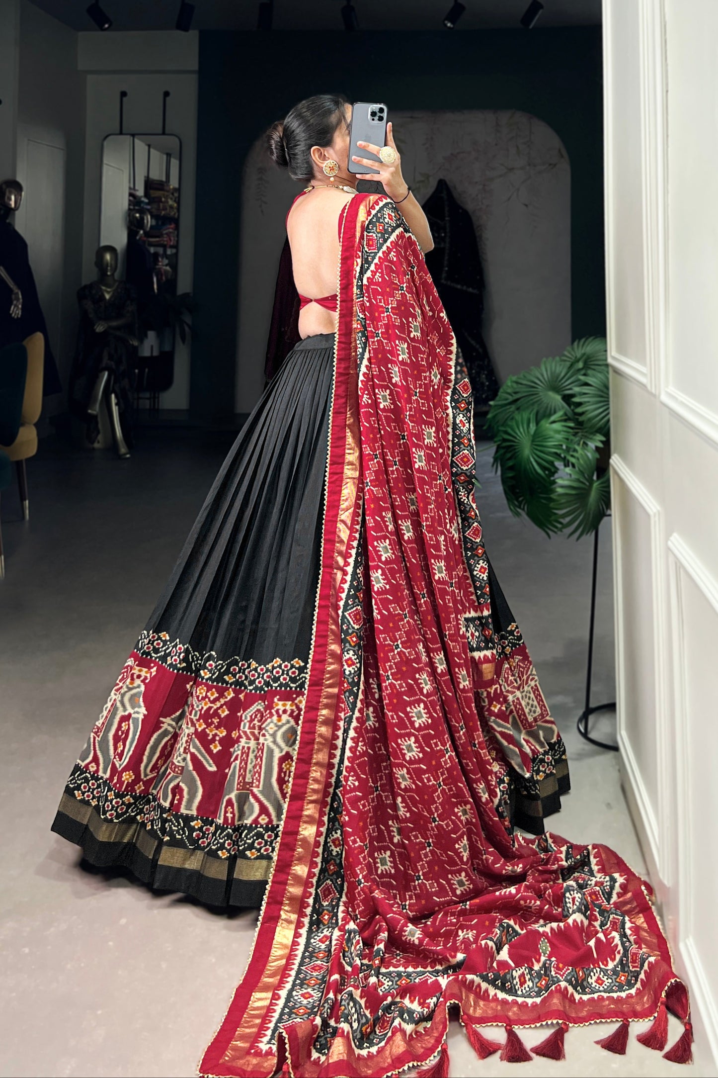 navratri styling black lehenga choli look
