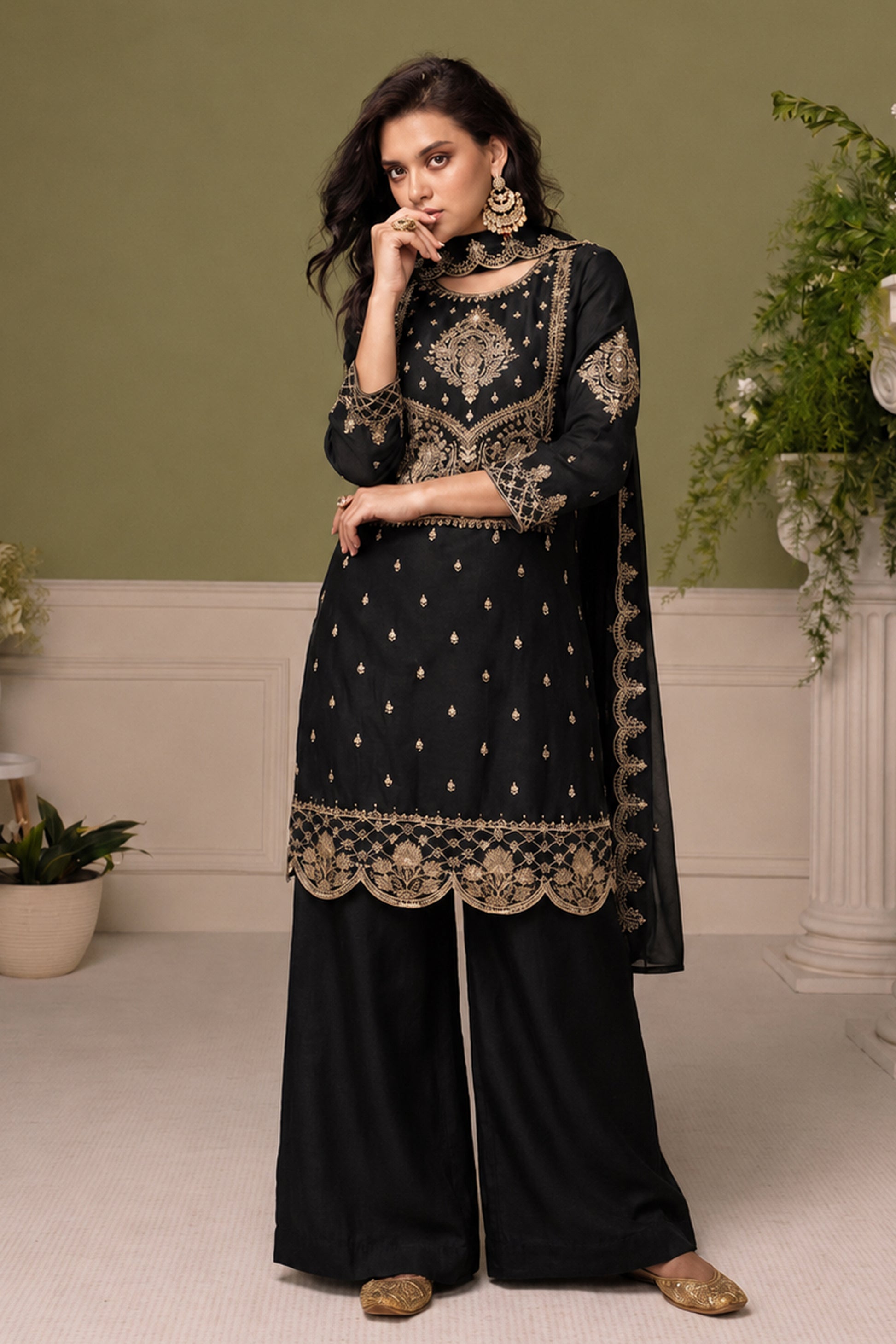 Front view of Black Salwar Kameez with thread sequin embroidery work