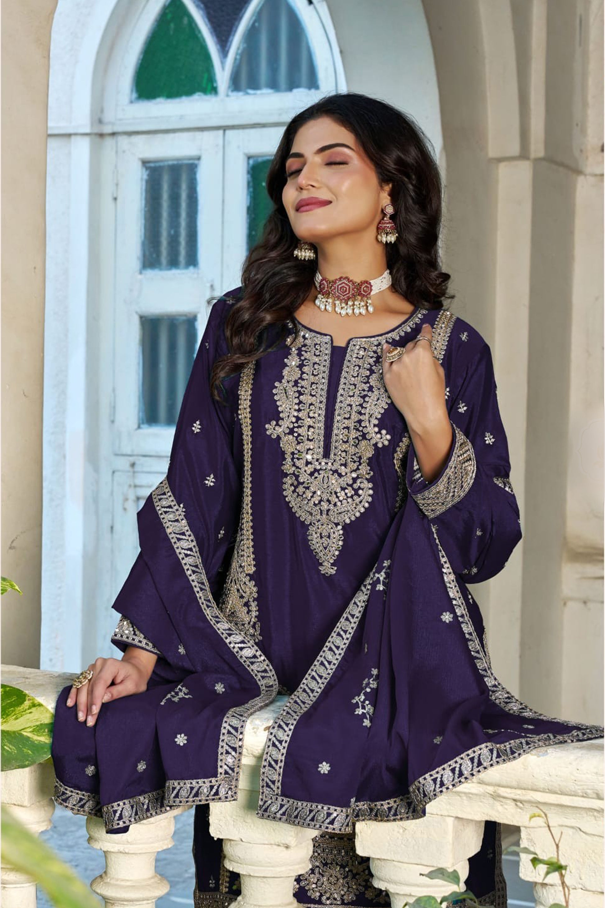 Woman wearing Palozzo Pants with Jari Sequence Coding Dori Work