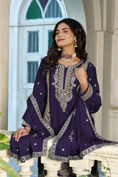 Woman wearing Palozzo Pants with Jari Sequence Coding Dori Work