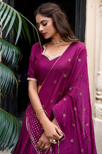 chanderi lehenga choli with zari weaving detail close up