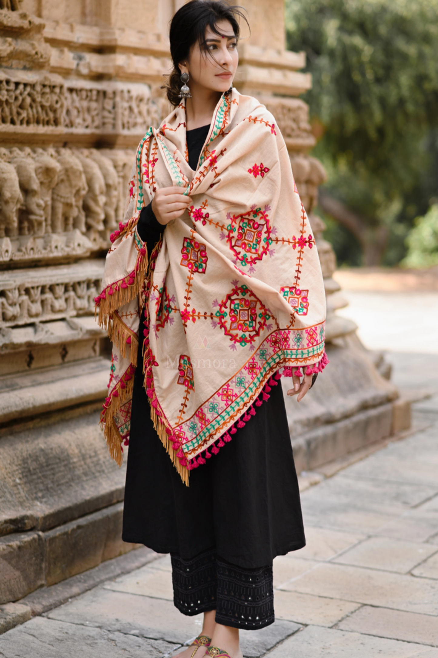 Cream scarf in usa inspired ethnic styling
