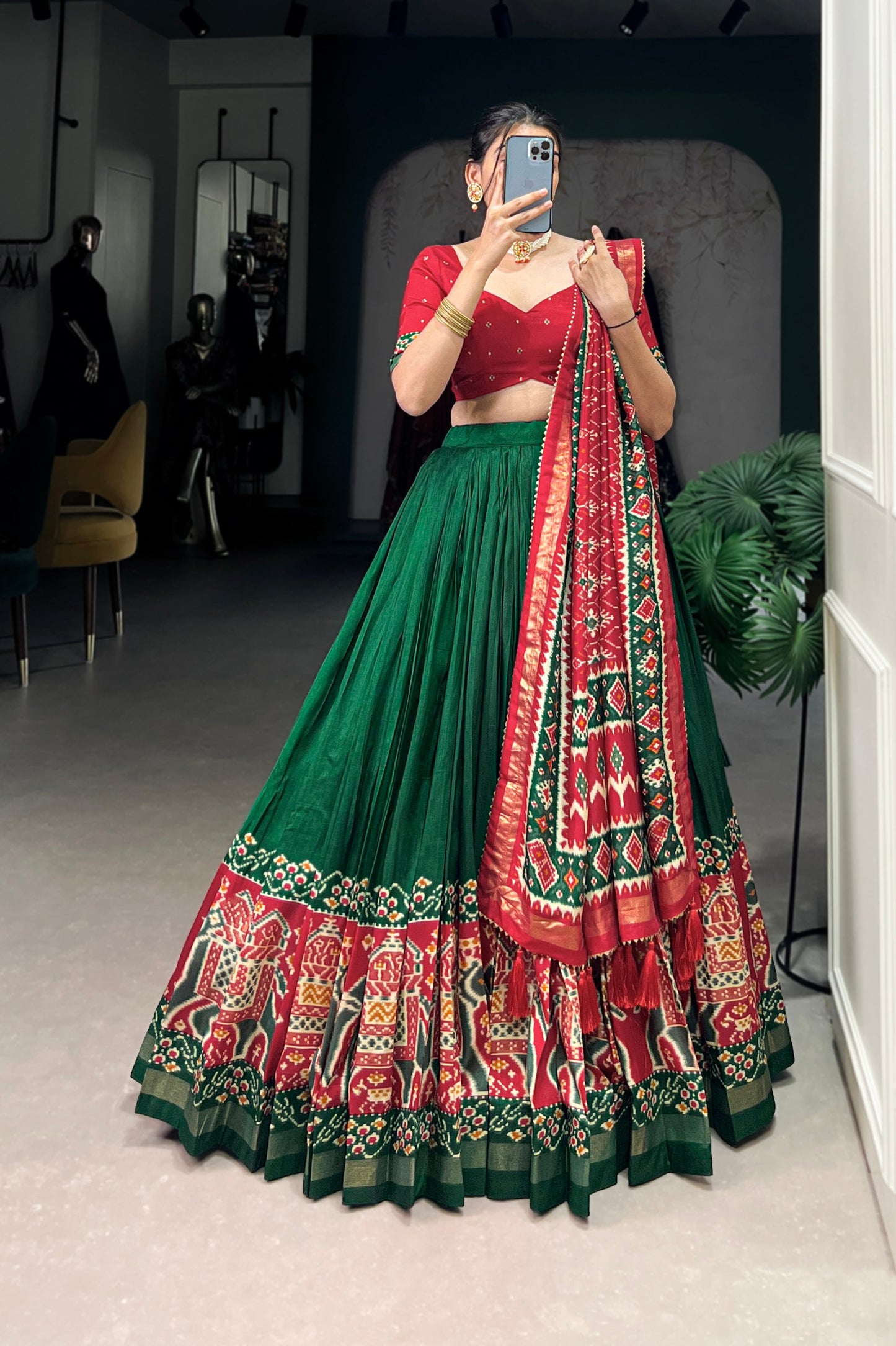 floral printed lehenga skirt flare detail
