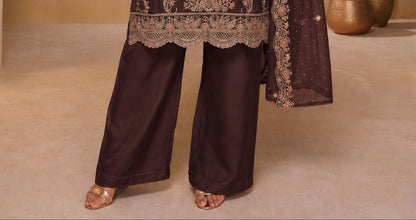 Occasionwear ethnic outfit with coordinated Palazzo silhouette