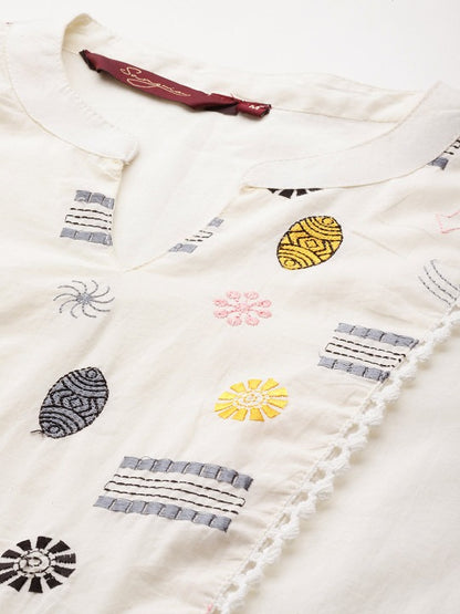 Detail of cotton fabric texture on white tunic top