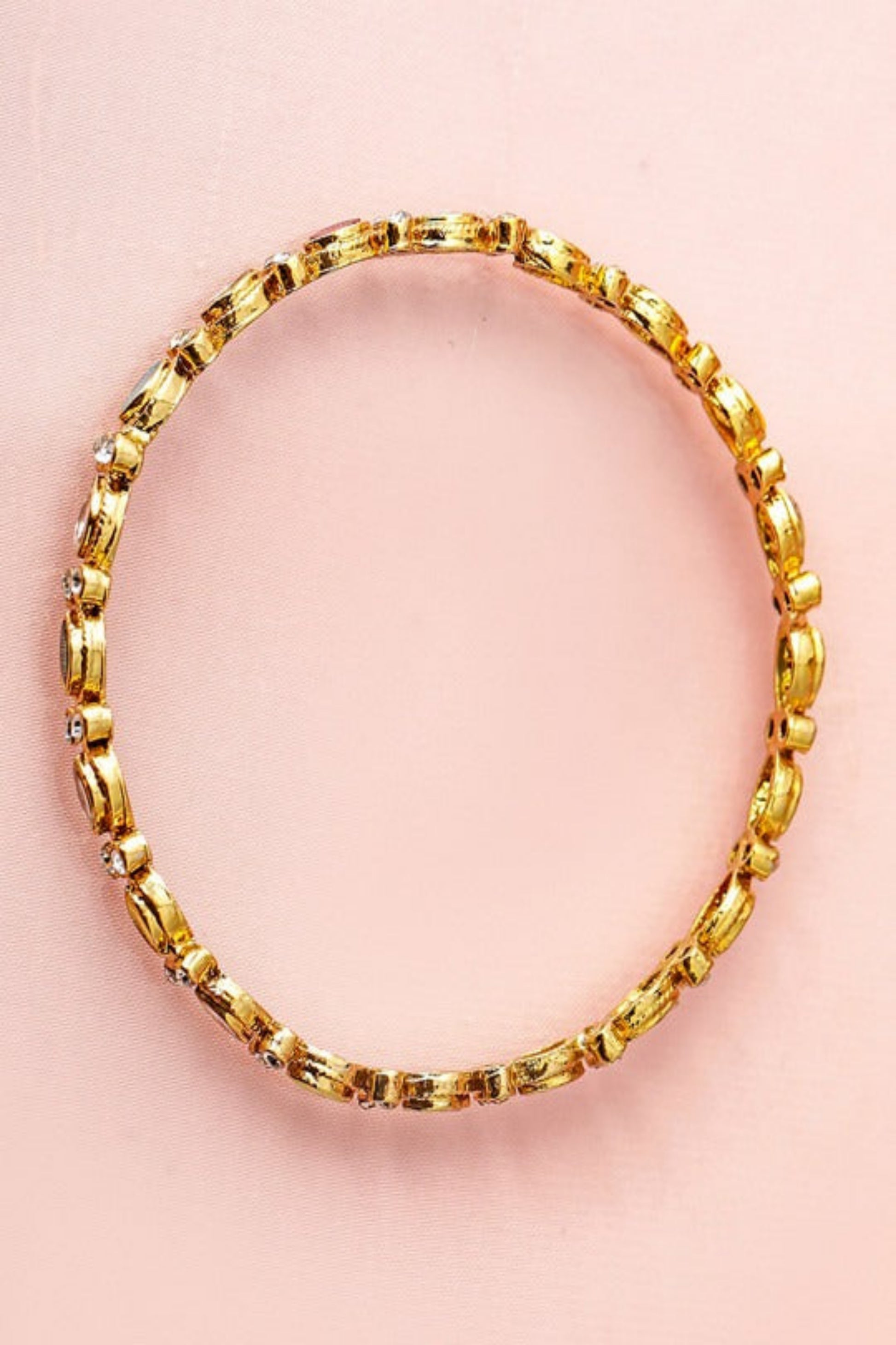 elegant thin bracelet with consistent link structure