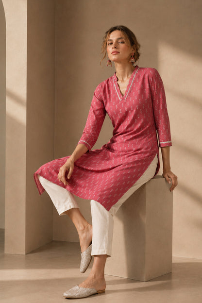 Everyday wear kurti in pink with minimal printed surface