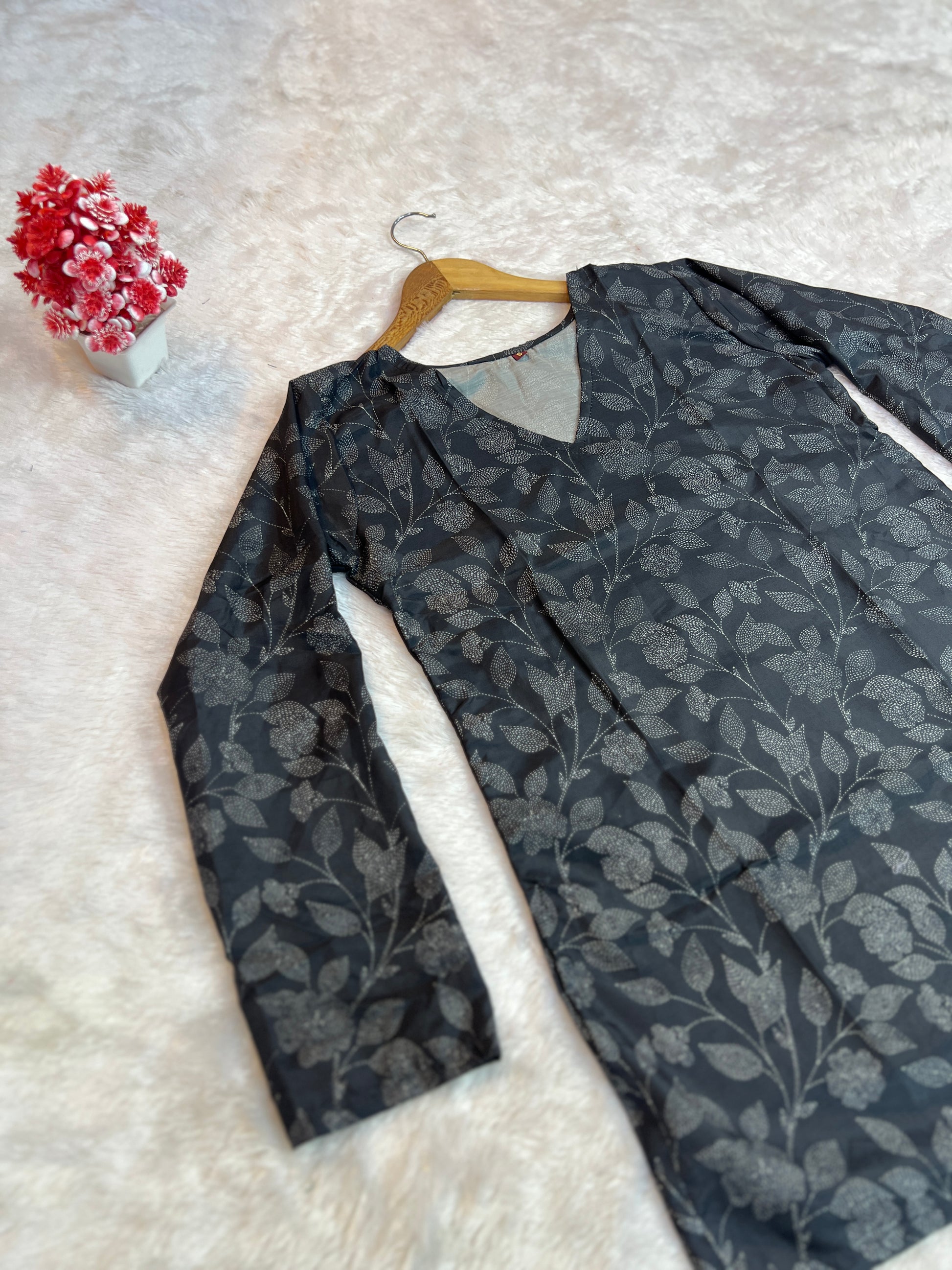 soft drape maslin silk tunic fabric texture view