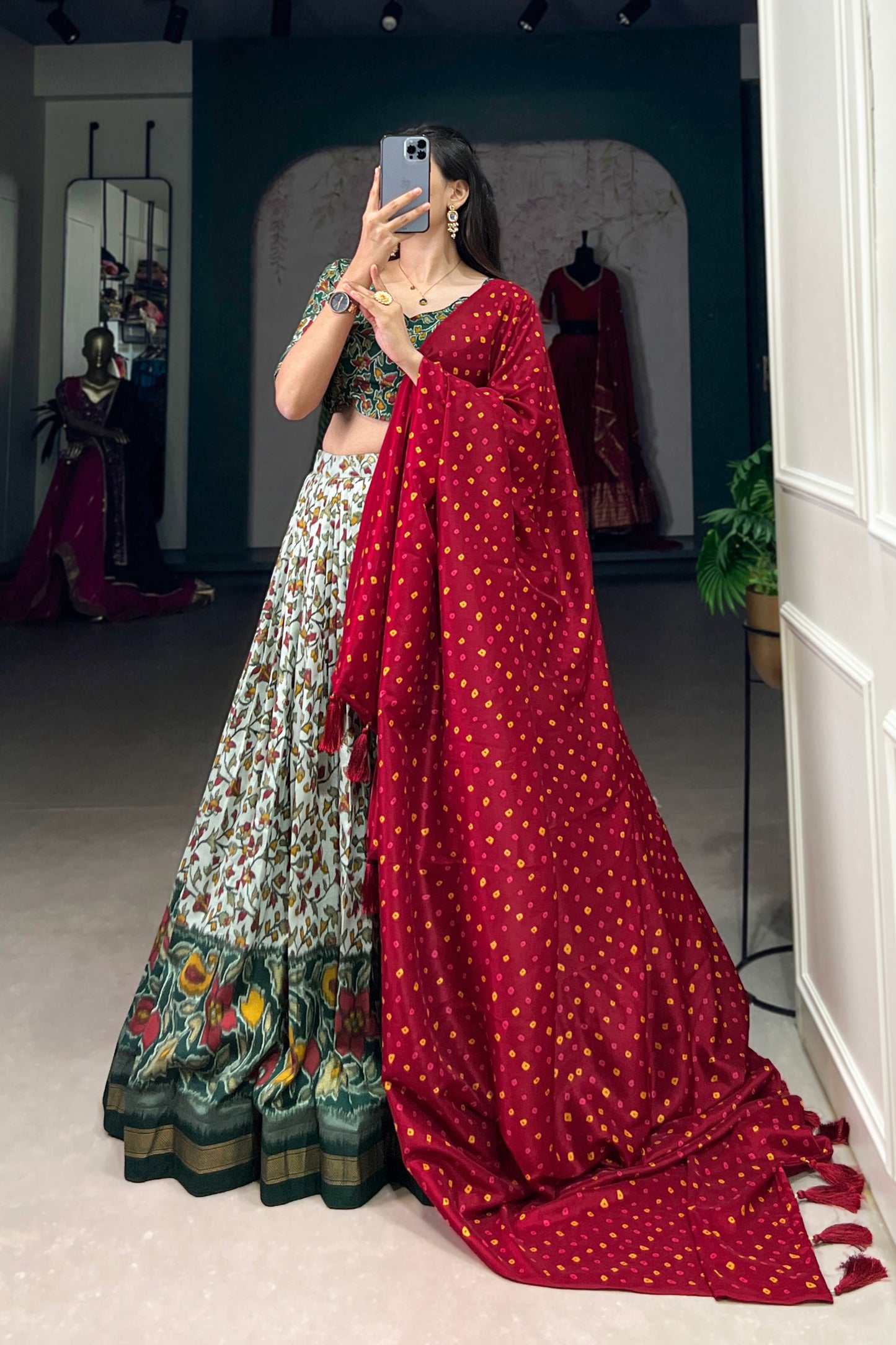 lehenga white colour skirt flare detail