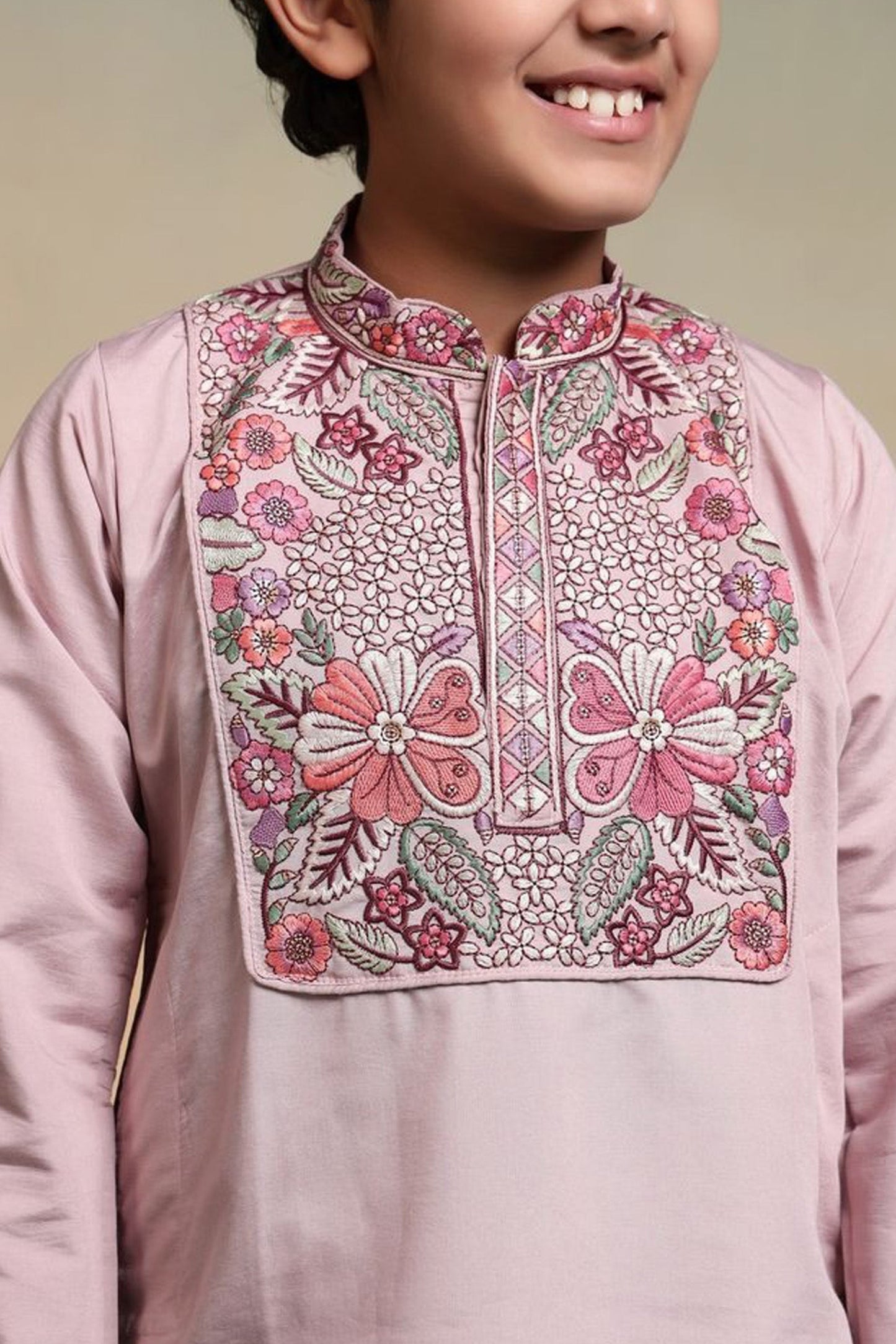 Close View Of Embroidered Kurta Pajama In Viscose Silk