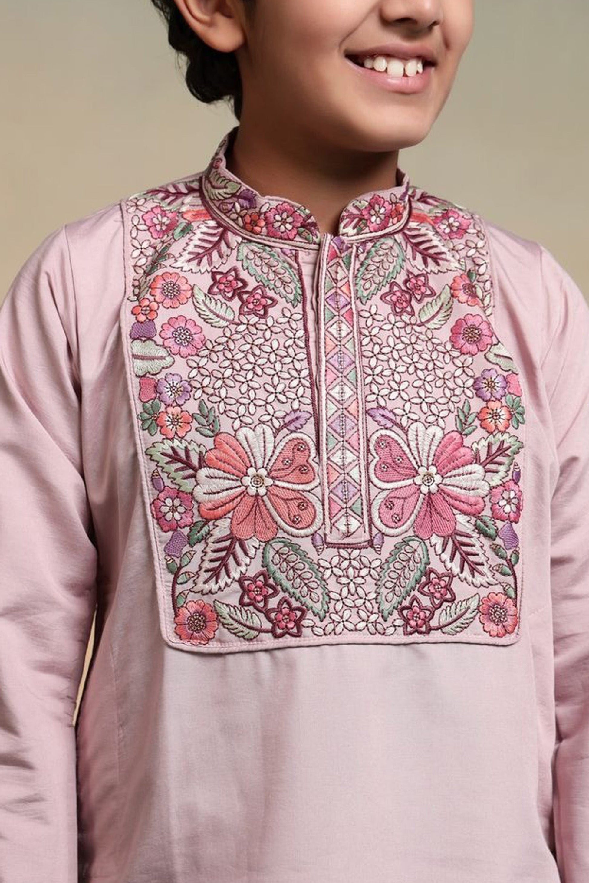 Close View Of Embroidered Kurta Pajama In Viscose Silk