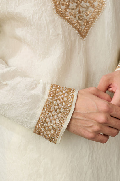 Off-white kurta sleeve detail