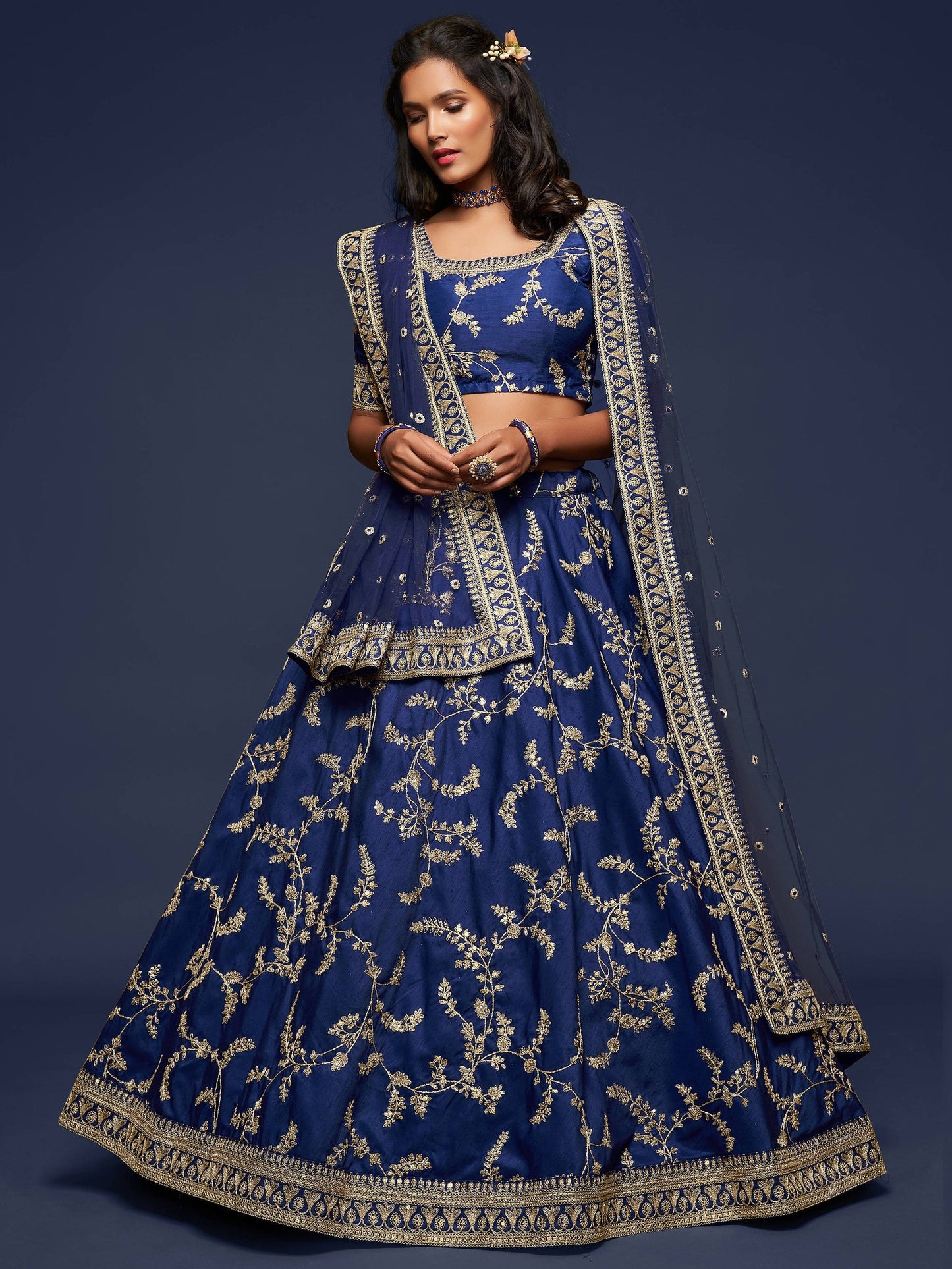 Dupatta detail with embroidered edging in navy blue set
