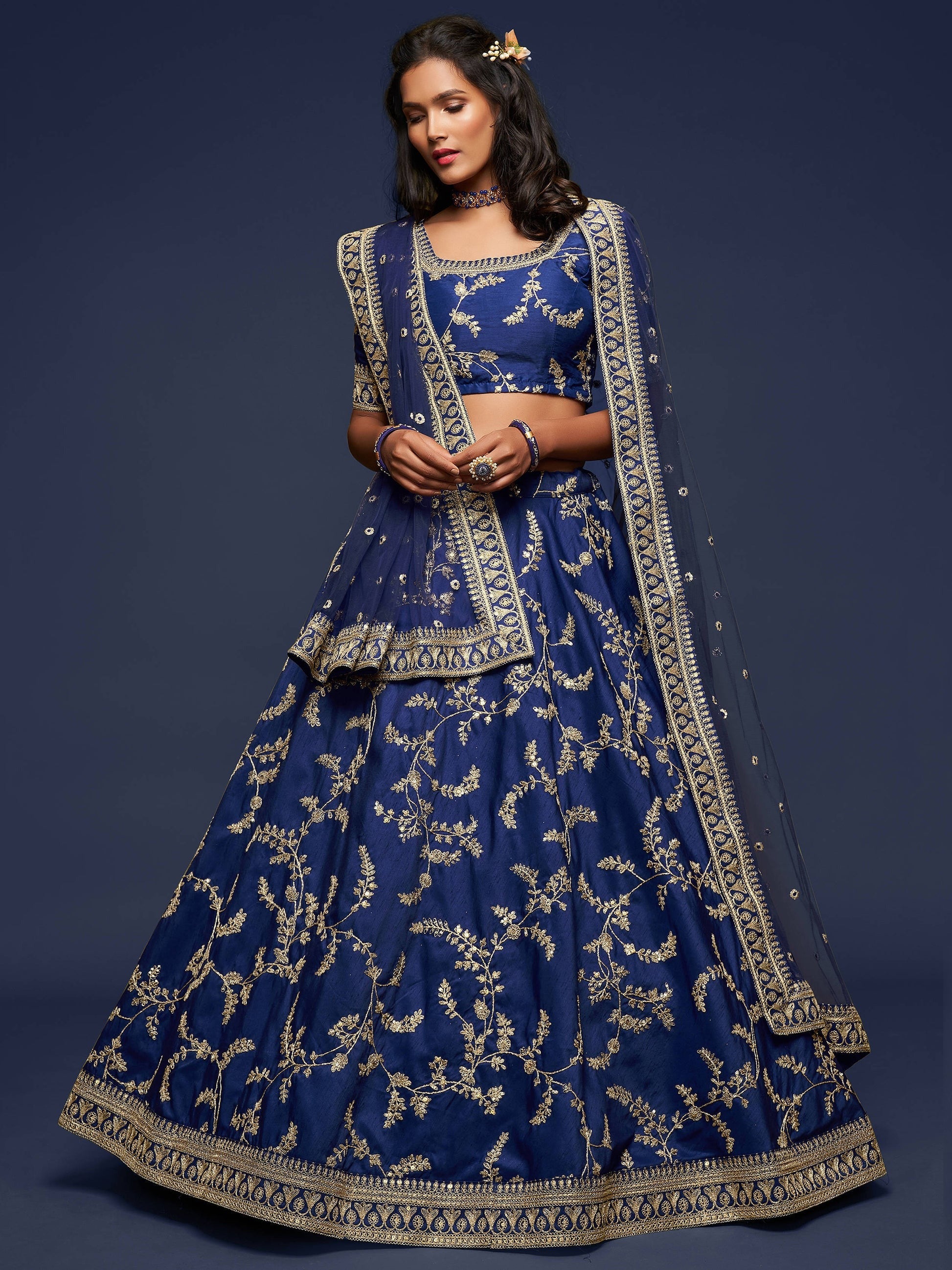 Dupatta detail with embroidered edging in navy blue set