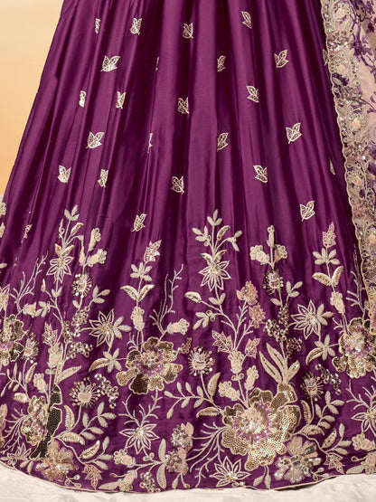 Waistline and embroidery close-up on lehenga ghagra choli