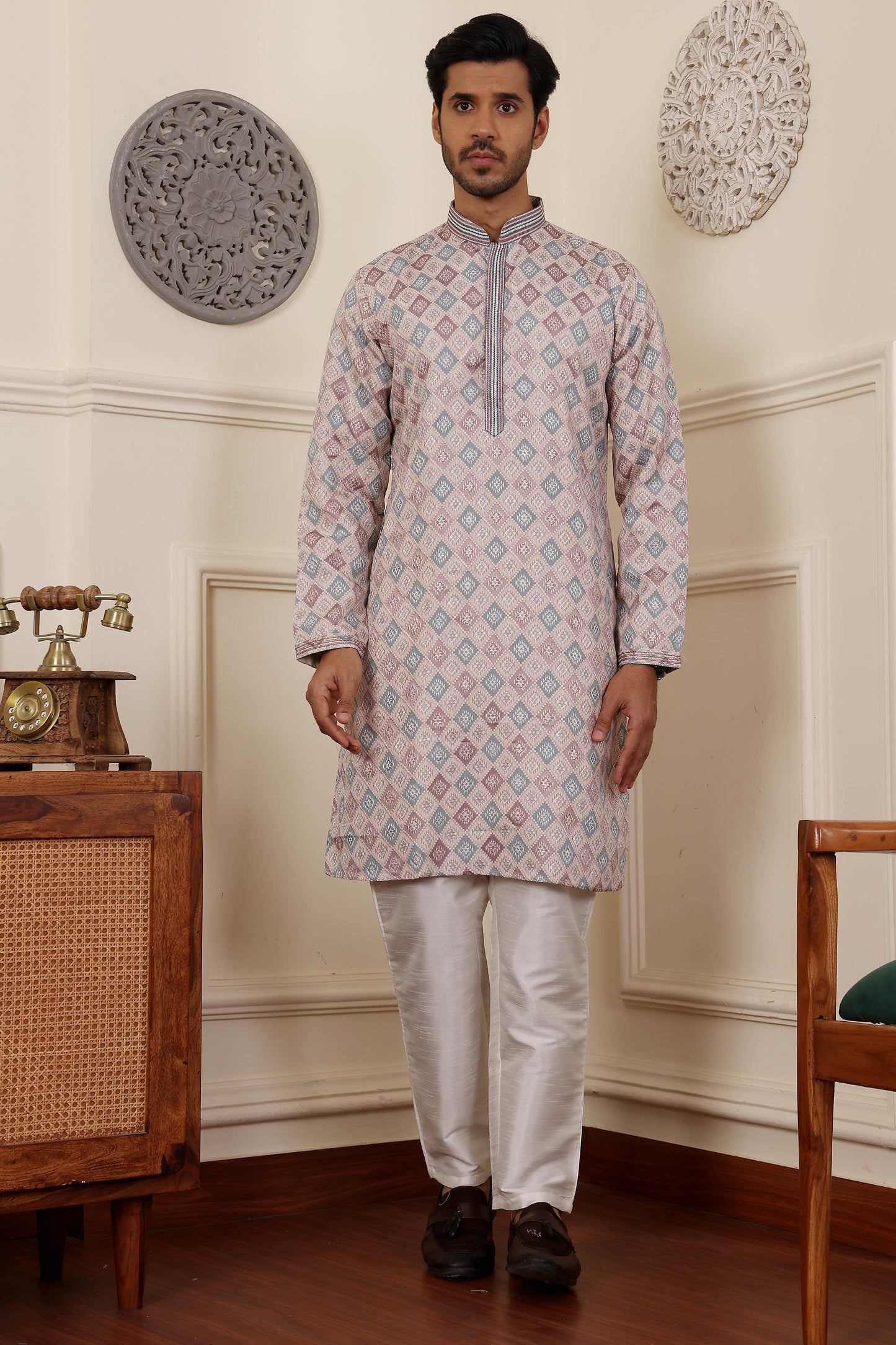 Light pink kurta for men front view in viscose fabric