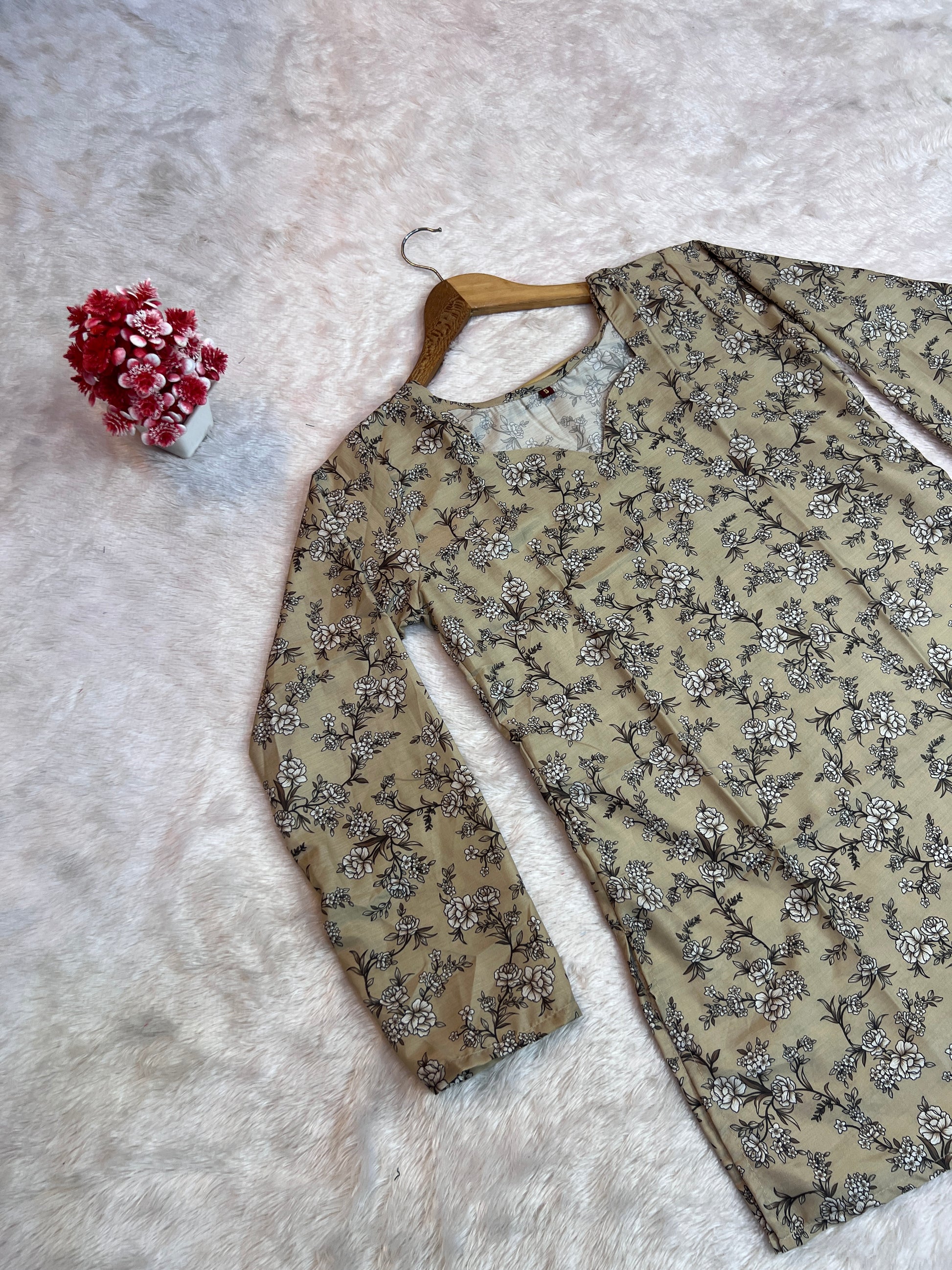 Lightweight maslin silk top natural drape view
