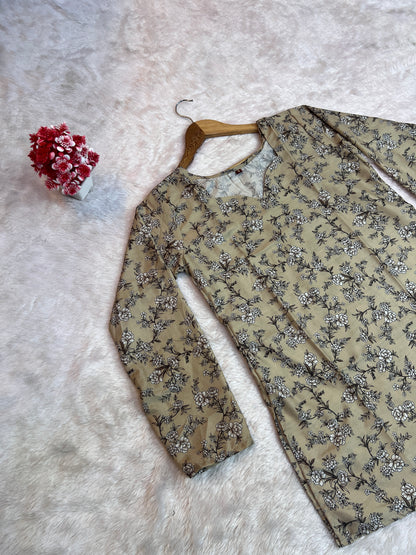 Lightweight maslin silk top natural drape view