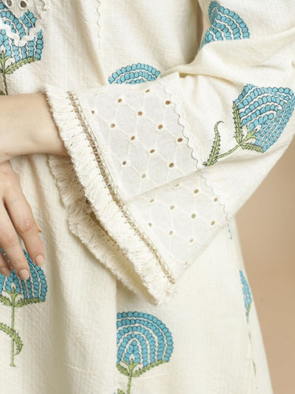 kurta set styled for daytime event in USA