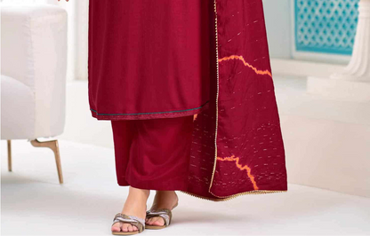 Women Salwar Kameez for anniversary occasion styling