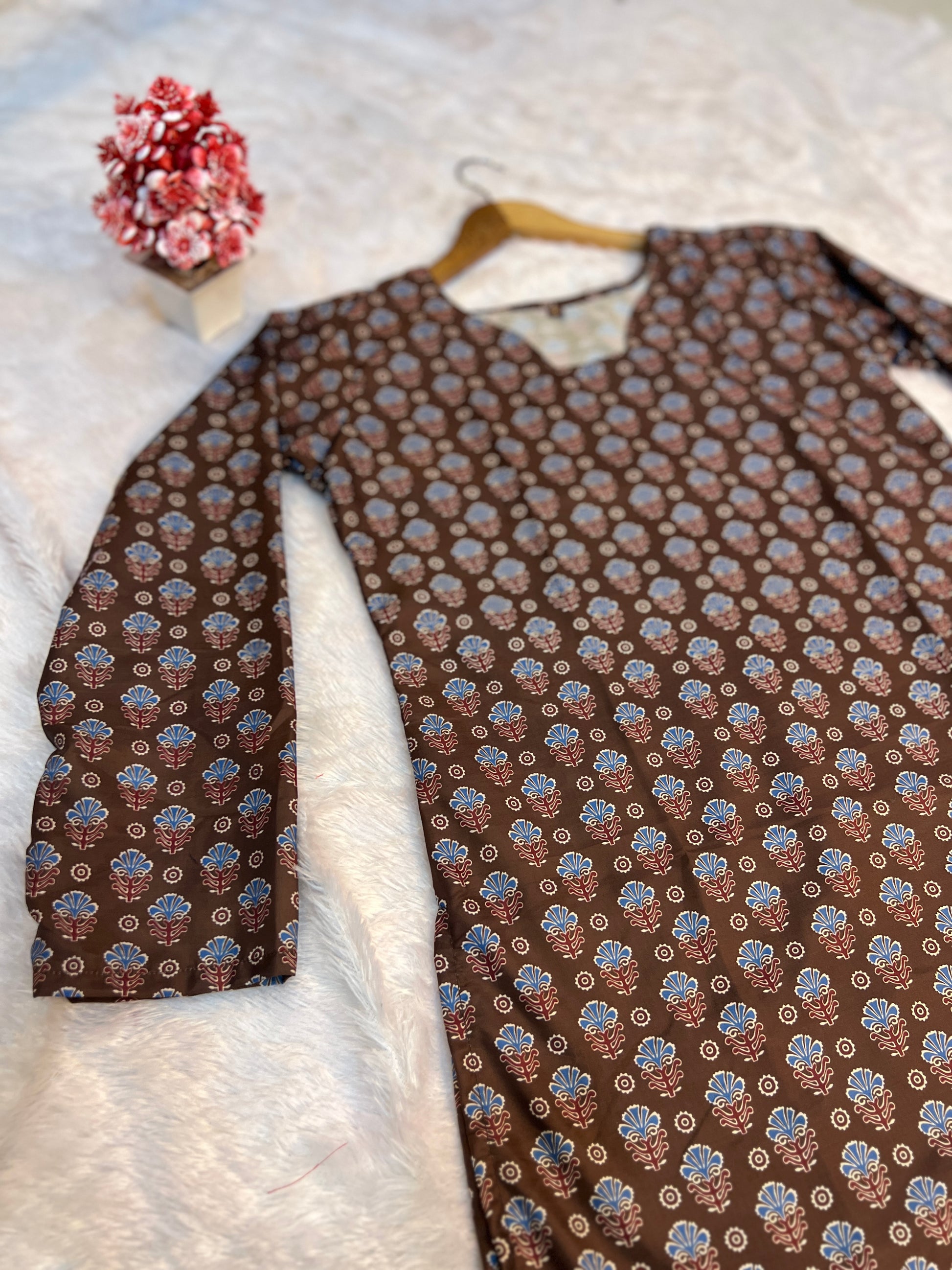 contemporary brown top look for everyday wardrobe