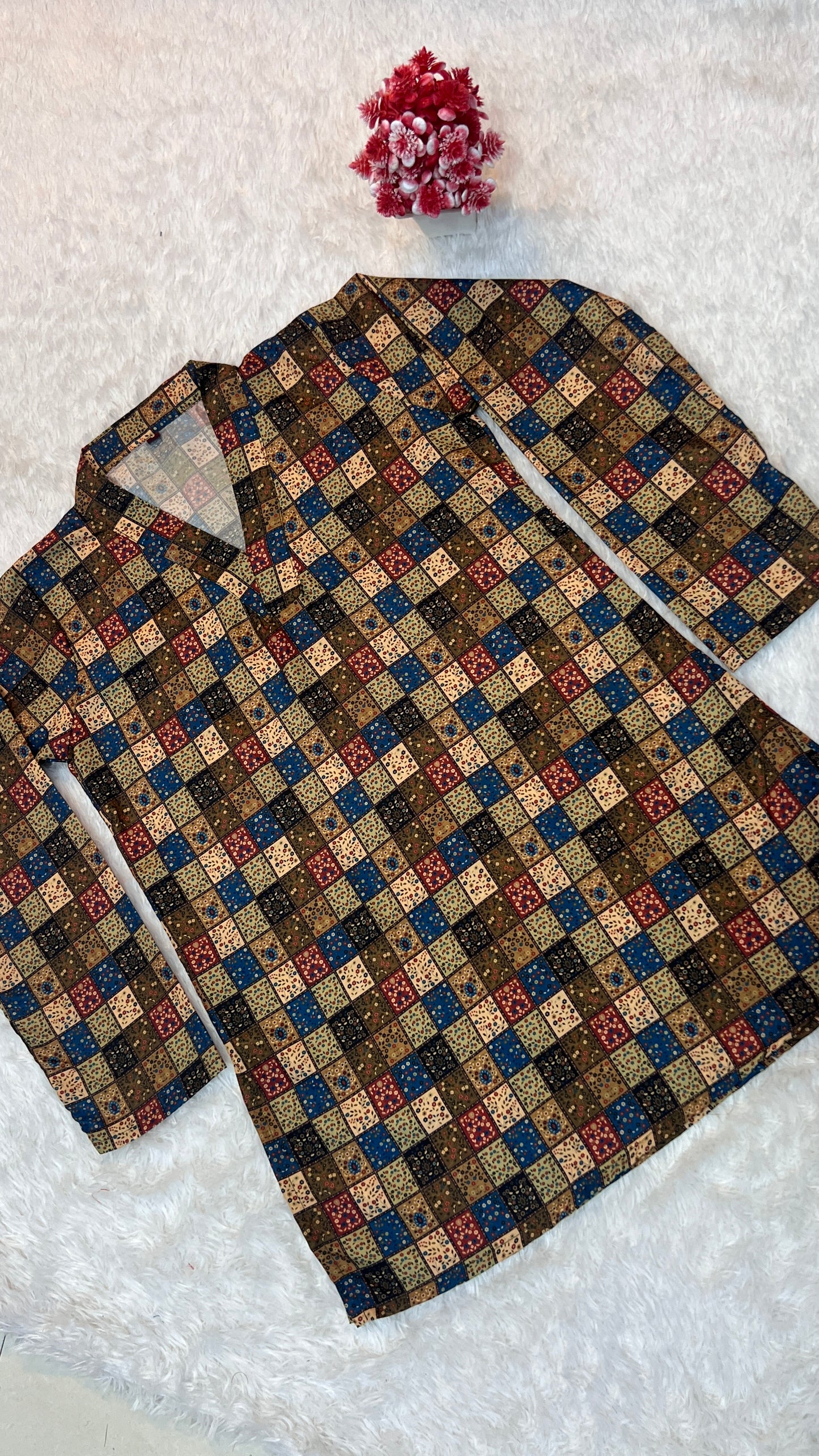 digital print detail on multicolor tunic top