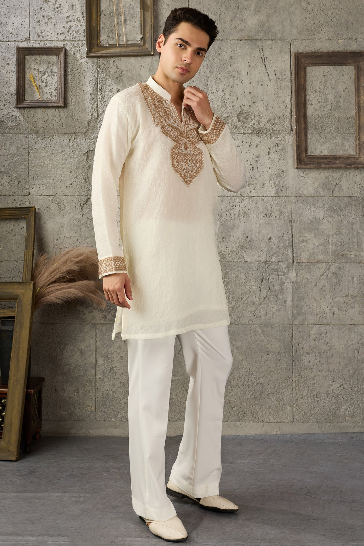 Men’s kurta pajama suit for wedding events