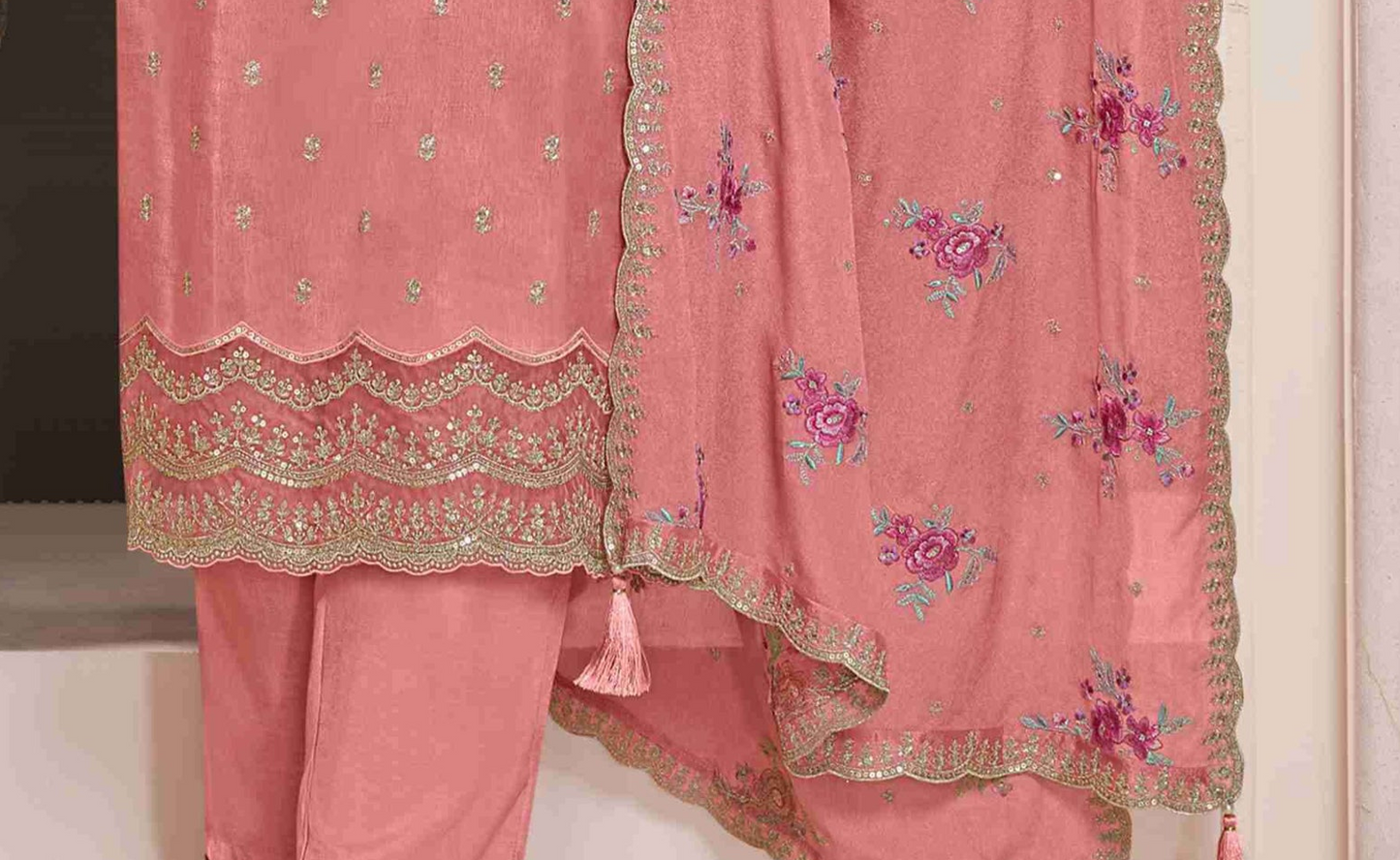 USA wedding guest outfit peach salwar kameez look
