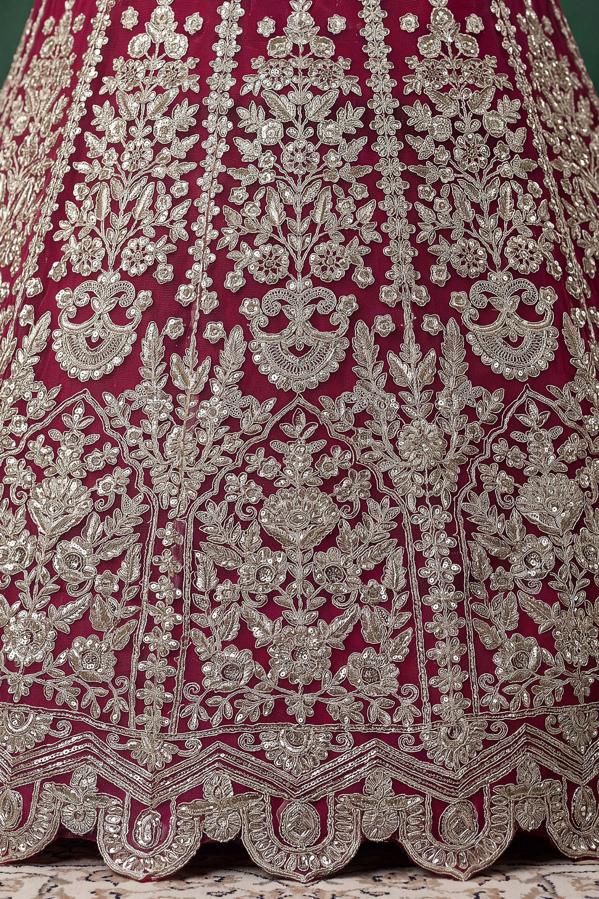 Embroidery detail on the pink lehenga choli for wedding wear