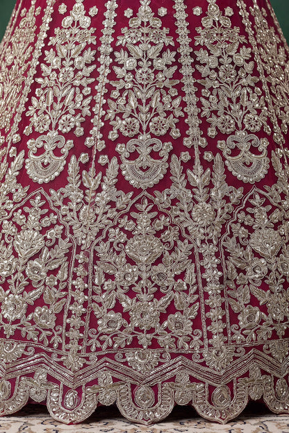 Embroidery detail on the pink lehenga choli for wedding wear