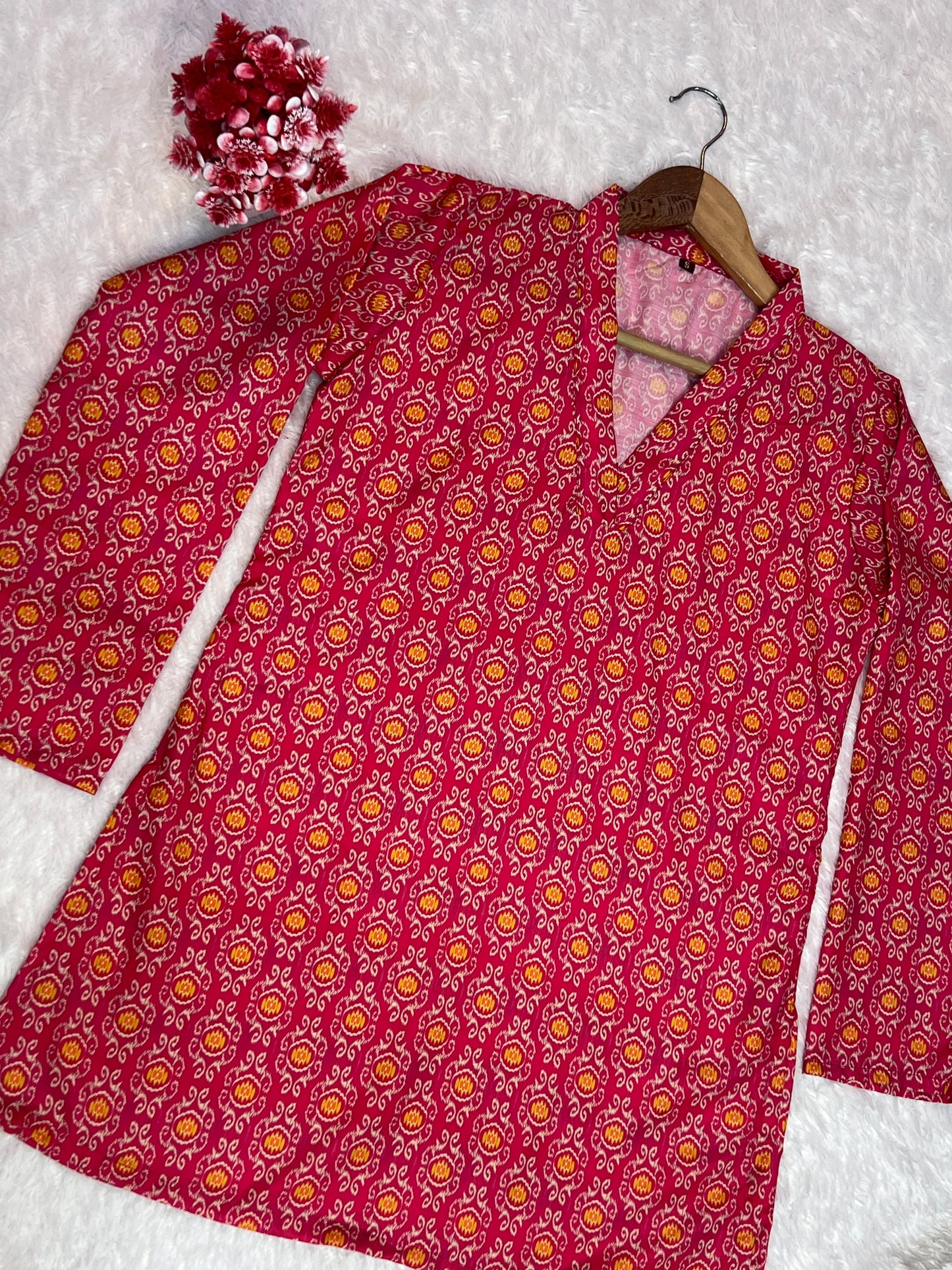 modern digital print pink top street style