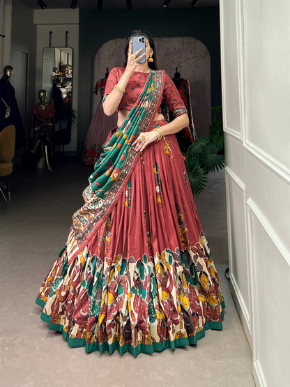 Artistic Kalamkari motif detailing on lehenga