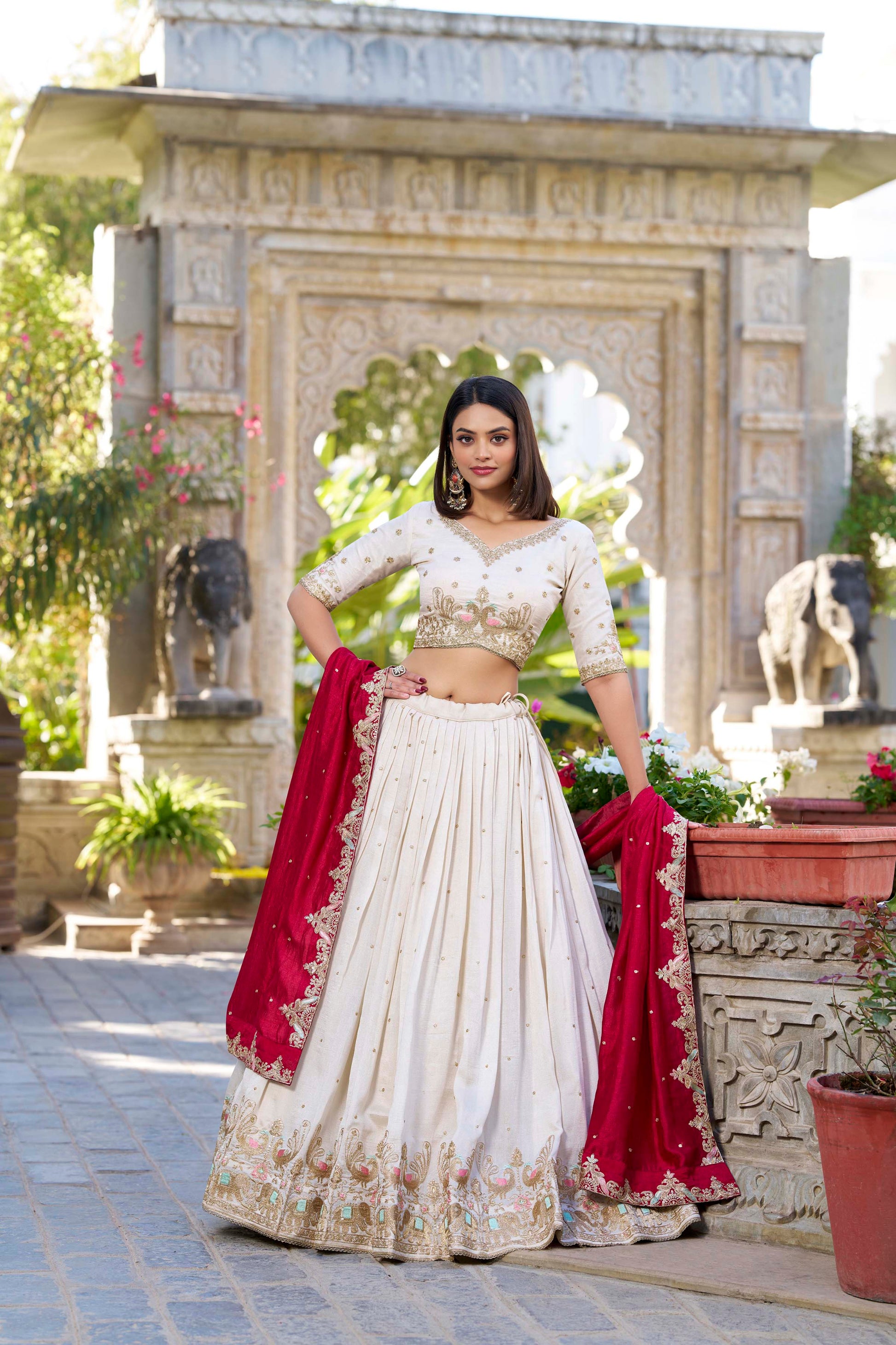 Elegant underskirt wedding look with embroidered lehenga