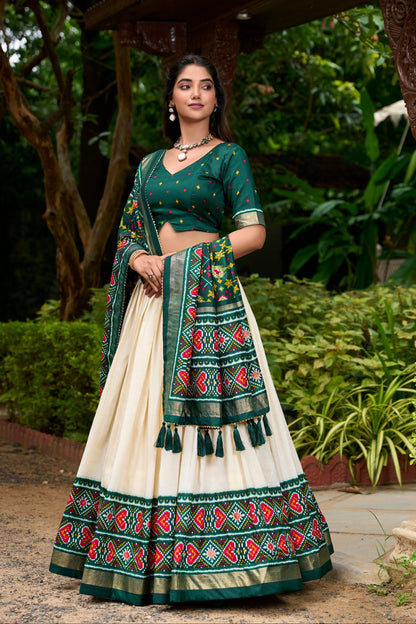 Elegant white lehenga for wedding reception look