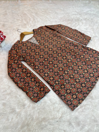 rust brown tunic house party outfit inspiration